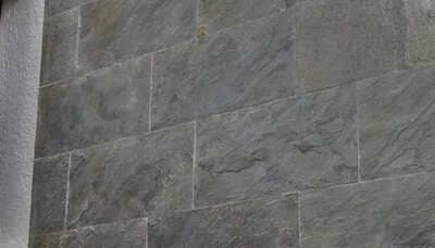 Revestimiento de piedra natural flexible StoneFlex para interiores y fachadas distribuido por Prada Alviar