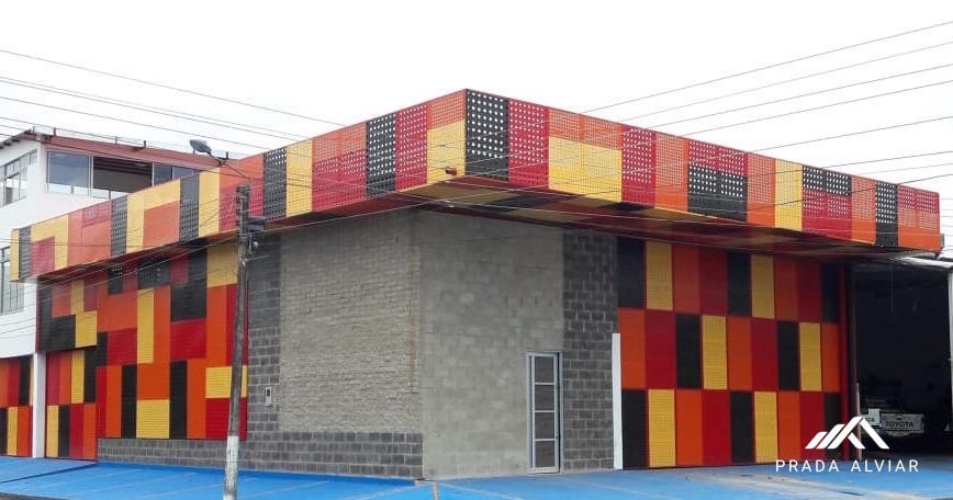 Fabricación e Instalación de Fachada metálica microperforada en Casa del Aceite - Arauca, Arauca