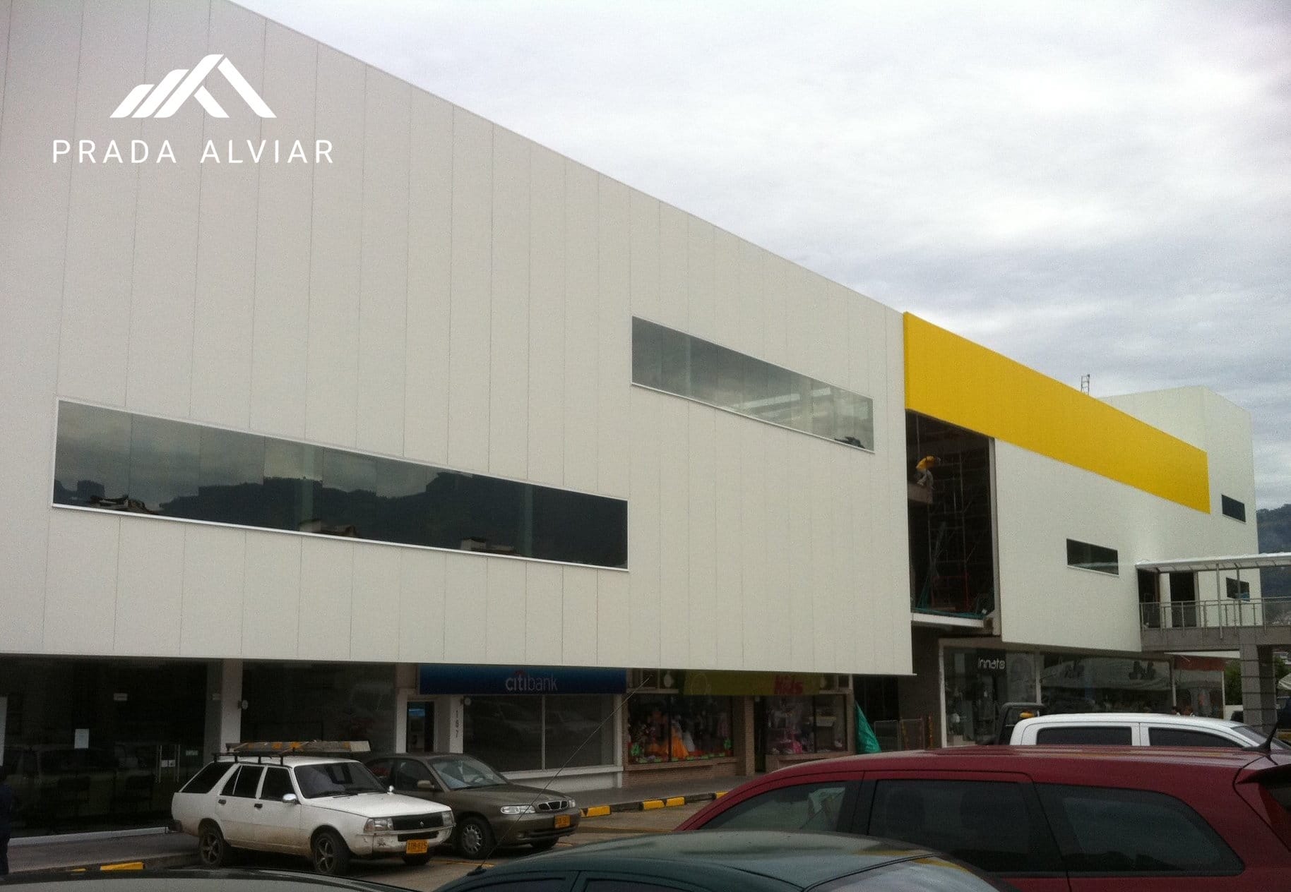 Fabricación e Instalación de Cubierta y Fachada metálica en panel sin traslapo en Centro Comercial Cañaveral - Floridablanca, Santander