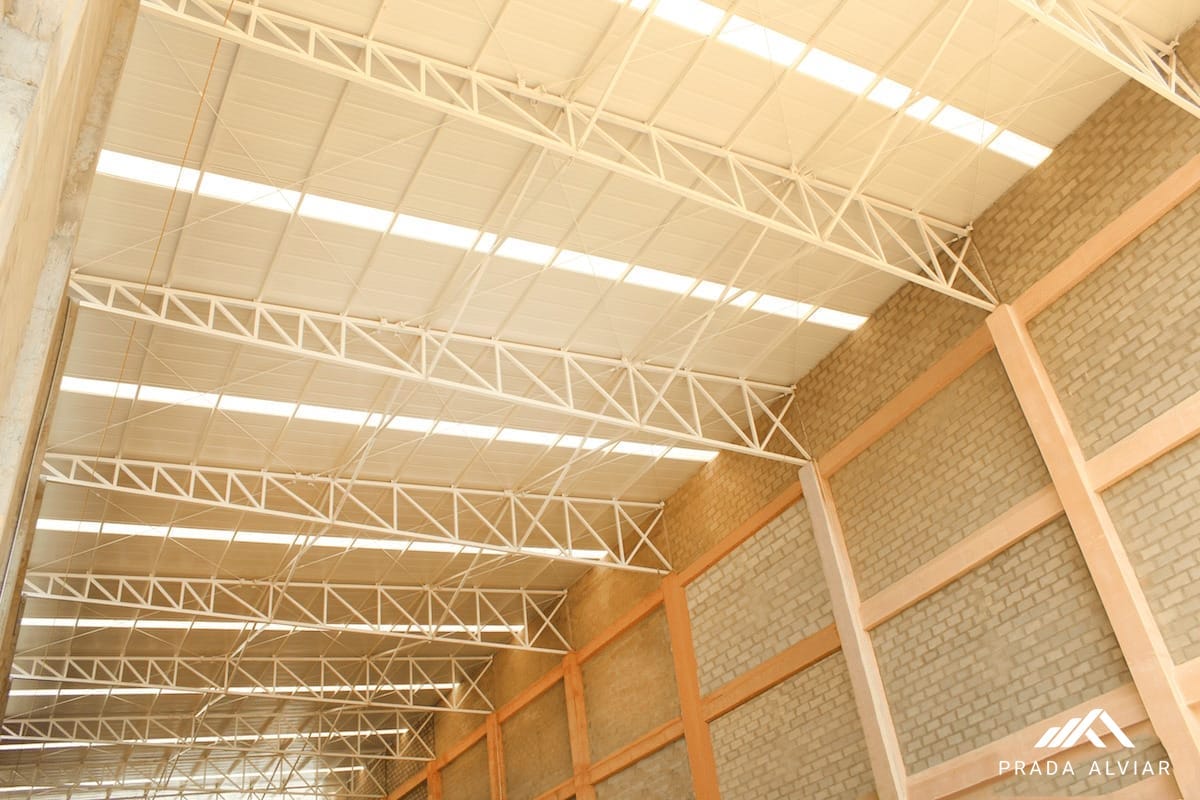 Fabricación e Instalación de Cubierta con Teja Standing Seam sin traslapo en Bodega Icoharinas - Bucaramanga, Santander